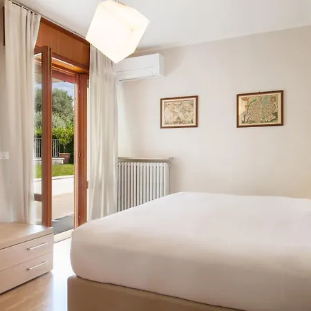 Ca' Le Terrazze With Pool וילה גארדה