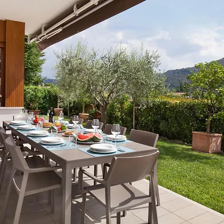 Ca' Le Terrazze With Pool וילה גארדה