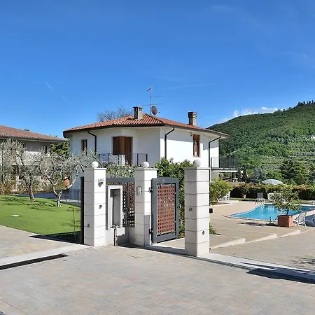 Ca' Le Terrazze With Pool فيلة غارْدا